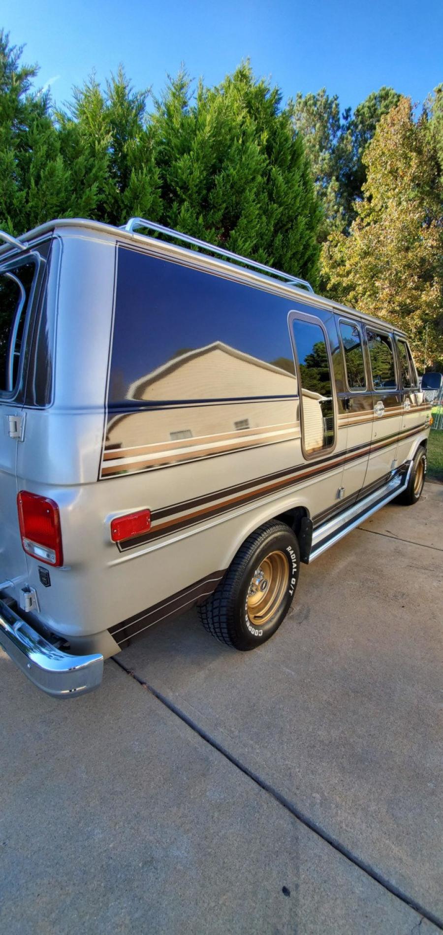Детали экстерьера Chevrolet G20 Conversion Van  (CG21305) 1988 года  (фото 138 из 257)
